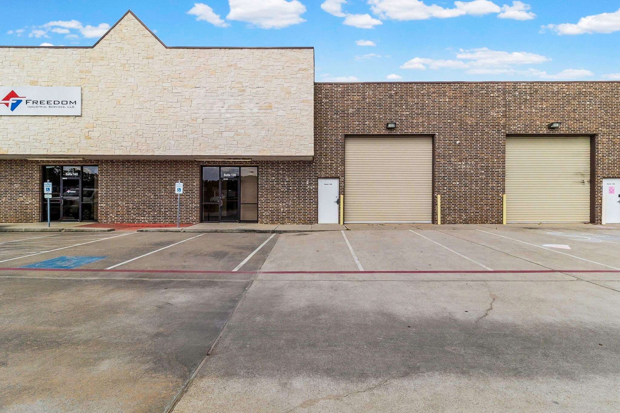3511 N Loop 336 E, Conroe, TX à louer Photo intérieure– Image 1 sur 4