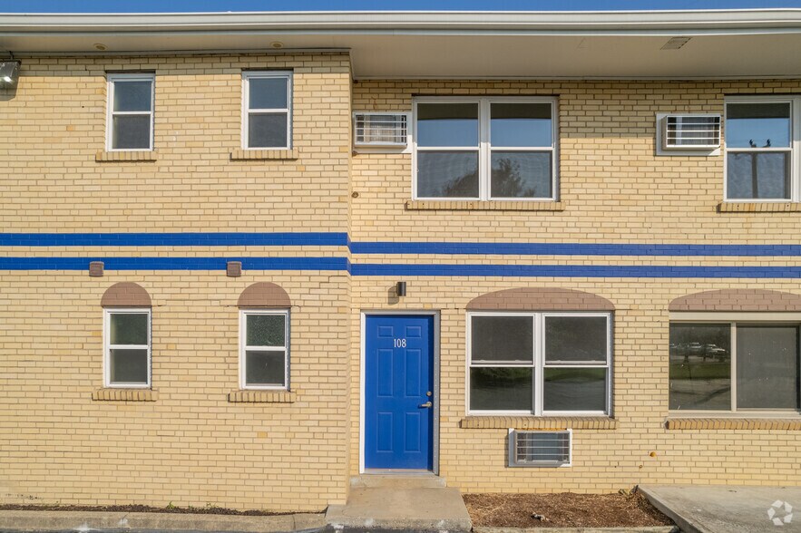 7743 Reading Rd, Cincinnati, OH à vendre - Photo de l’immeuble – Image 3 sur 11