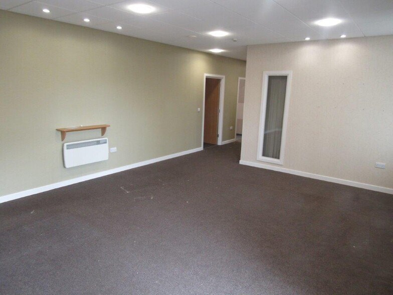 130 Dunthorne Way, Milton Keynes à louer - Photo de l’immeuble – Image 3 sur 6