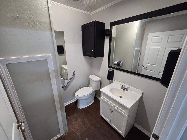 1317 W 4th St, Laurel, MS à louer - Photo de l’immeuble – Image 3 sur 11