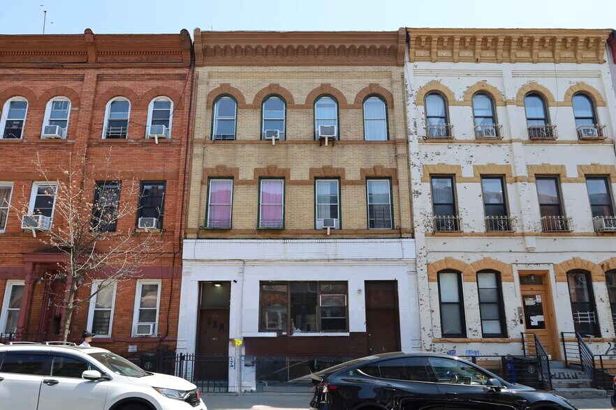 234 Stanhope St, Brooklyn, NY à vendre - Photo de l’immeuble – Image 1 sur 1