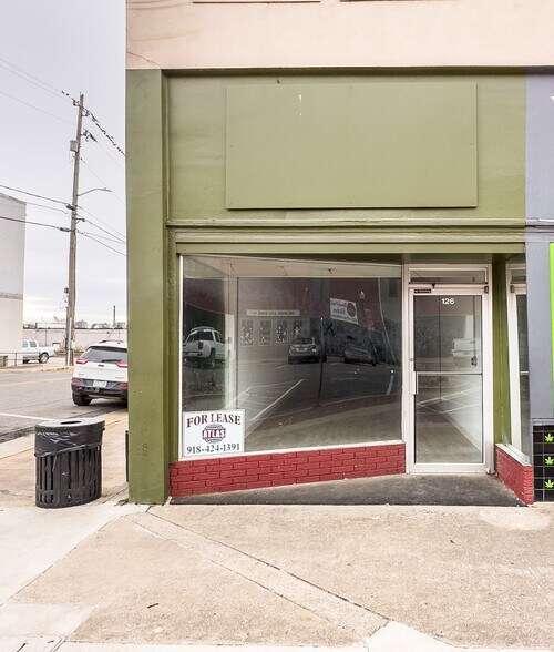 126 E Choctaw Ave, Mcalester, OK à louer - Photo de l’immeuble – Image 3 sur 9