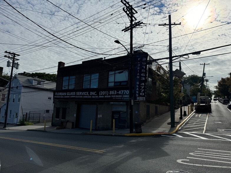 3800 Bergen Tpke, Union City, NJ à louer - Photo principale – Image 1 sur 5
