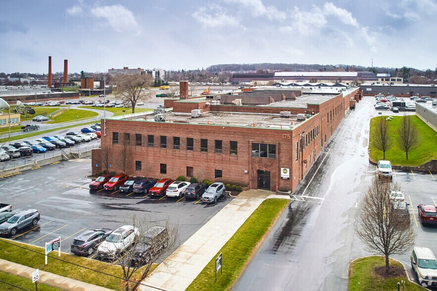 133-181 Humboldt St, Rochester, NY à louer - Photo principale – Image 1 sur 18