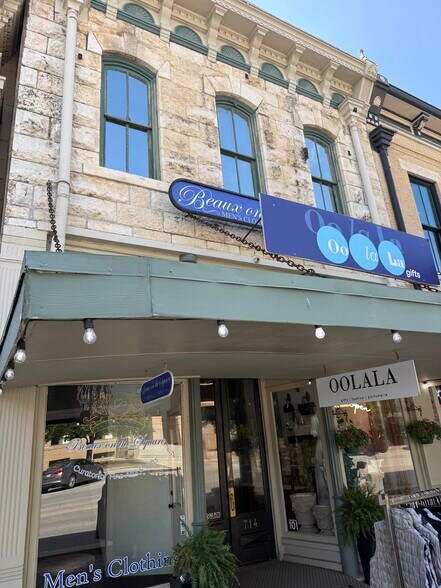 714 S Austin Ave, Georgetown, TX à louer - Photo de l’immeuble – Image 1 sur 24