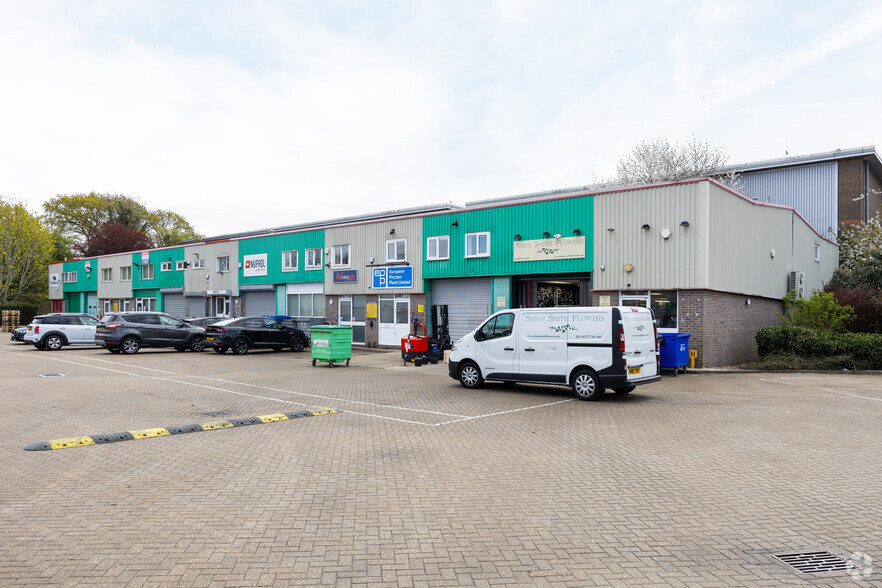 Kiln Ln, Epsom à vendre - Photo principale – Image 1 sur 7