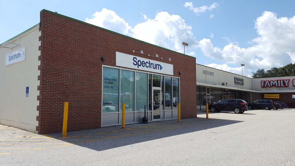 1-36 Main St, Mexico, ME à louer - Photo principale – Image 1 sur 5