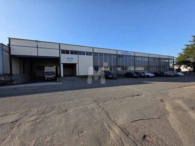 Plus de détails pour Bureau, Industriel/Logistique à louer