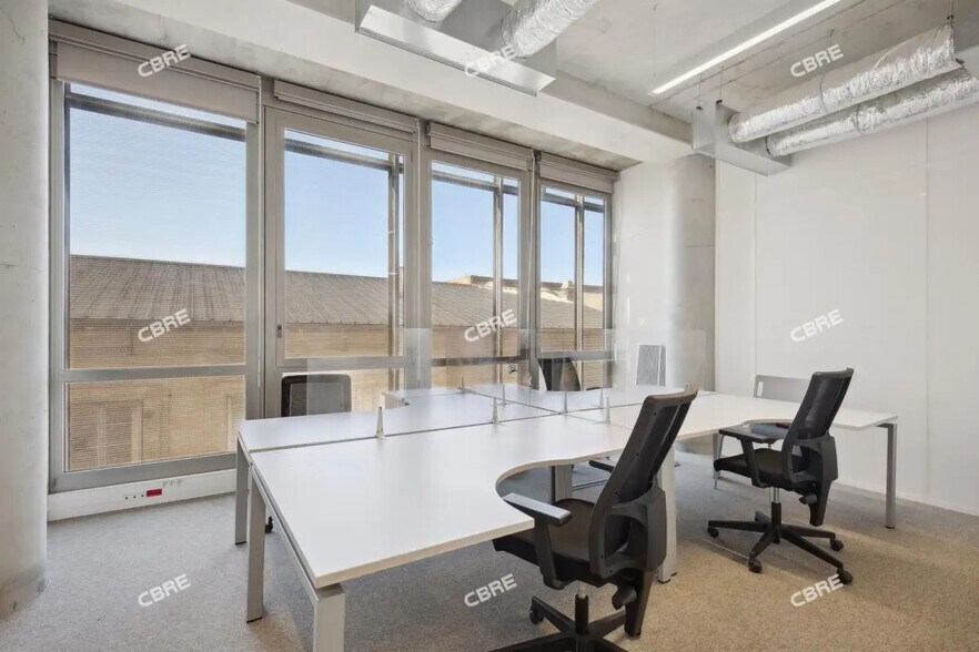 Bureau dans Bordeaux à louer - Photo de l’immeuble – Image 2 sur 7