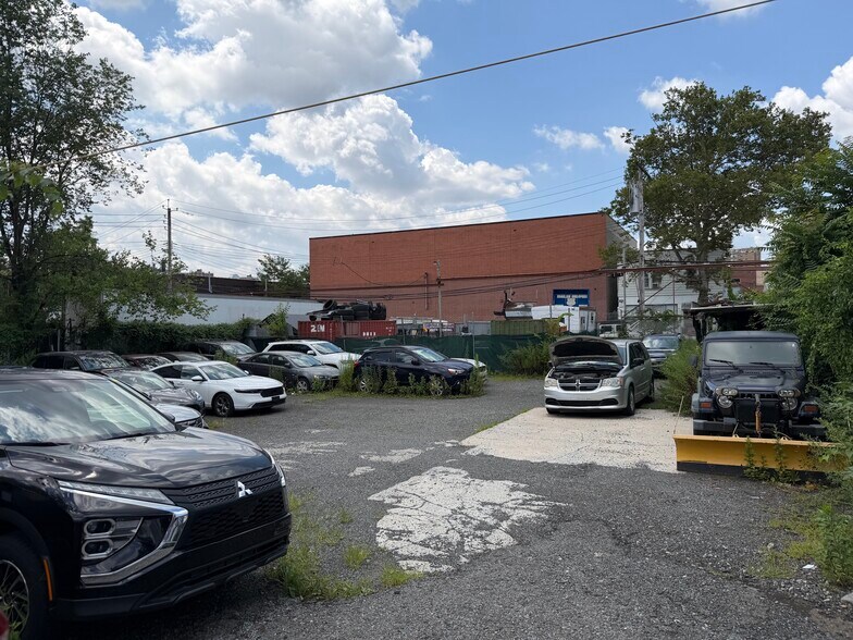 3520 Delavall Ave, Bronx, NY à louer - Photo de l’immeuble – Image 3 sur 5