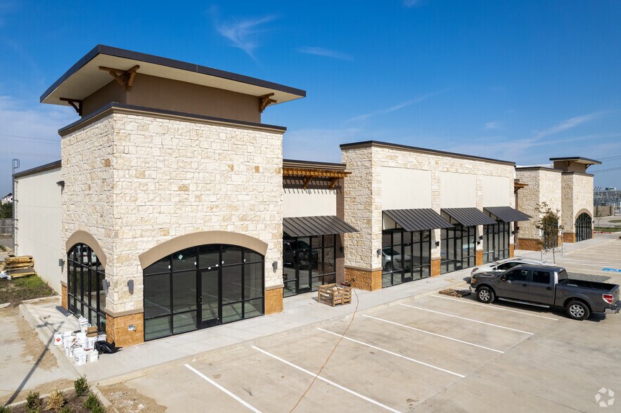 14111 King Rd, Frisco, TX à louer - Photo de l’immeuble – Image 2 sur 20