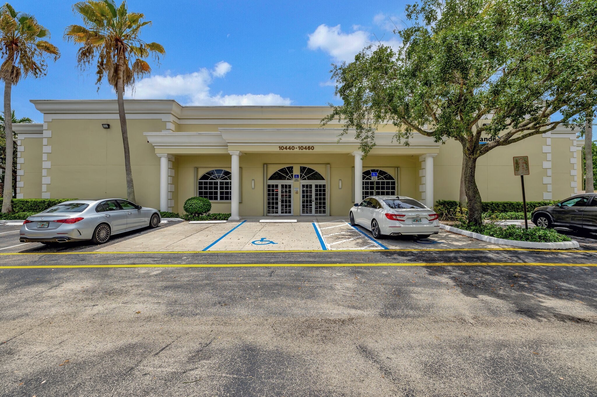 10440-10460 NW 50th St, Sunrise, FL à louer Photo de l’immeuble– Image 1 sur 56