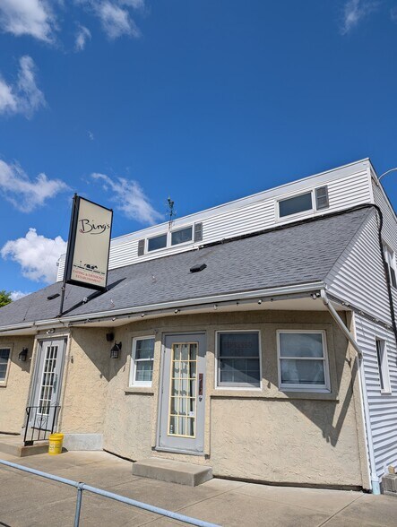 1952 Kensington Ave, Buffalo, NY à louer - Photo de l’immeuble – Image 3 sur 24