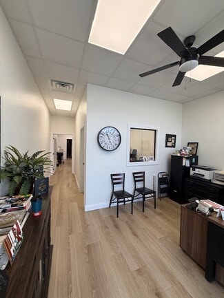 Plus de détails pour 504 N Breckenridge St, Ennis, TX - Industriel/Logistique à vendre
