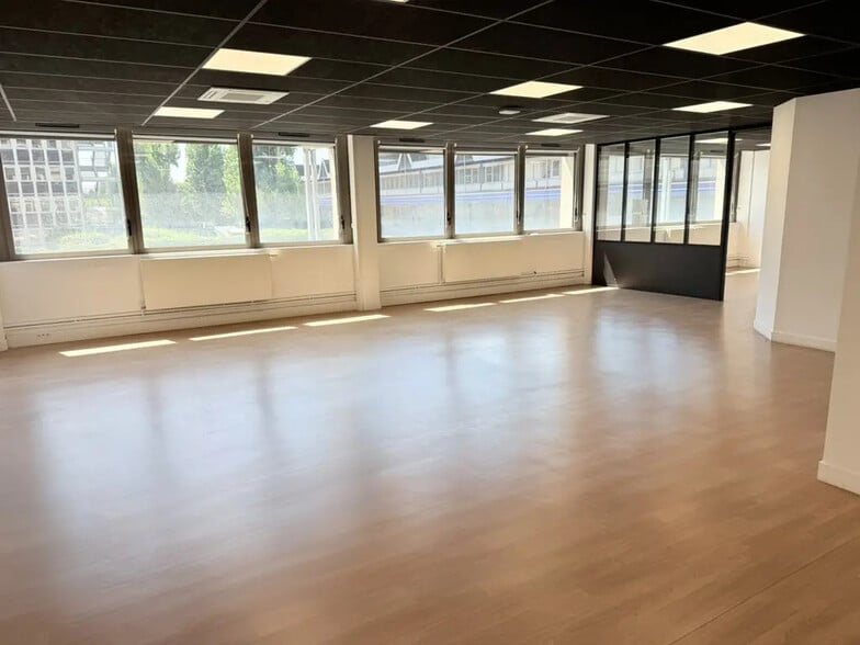 202 Quai De Clichy - Charles-De-Gaulle, Clichy à vendre - Photo de l’immeuble – Image 2 sur 17