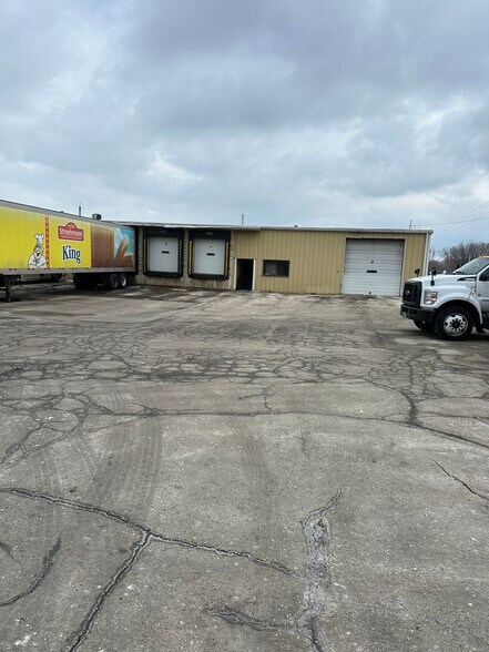 977 N Military Ave, Green Bay, WI à vendre - Photo de l’immeuble – Image 2 sur 4
