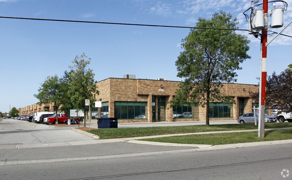 6730 Davand Dr, Mississauga, ON à louer - Photo de l’immeuble – Image 3 sur 6