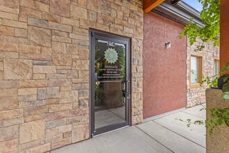 2130 Mountain View Ave, Longmont, CO à louer Photo intérieure– Image 1 sur 11