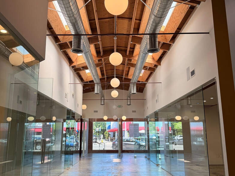 8226 W 3rd St, Los Angeles, CA à louer - Photo intérieure – Image 3 sur 7