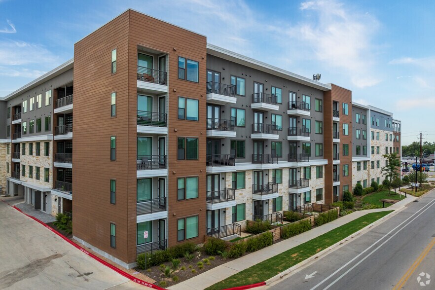 5100 Bolm Rd, Austin, TX à louer - Photo de l’immeuble – Image 3 sur 33