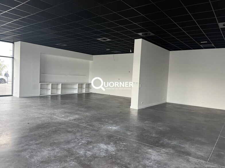 Local commercial dans Frejus à vendre - Photo intérieure – Image 2 sur 2