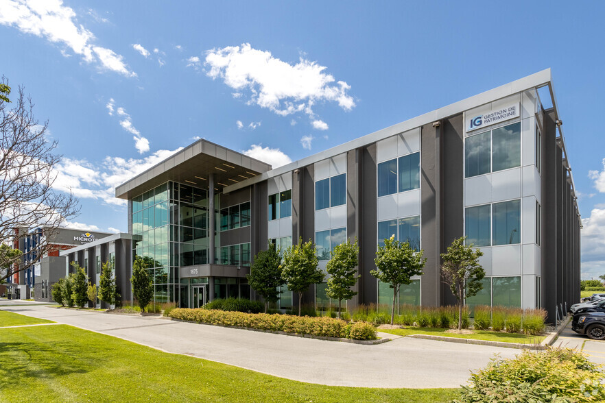 1675 Hwy Trans-Canada, Dorval, QC à louer - Photo principale – Image 1 sur 4