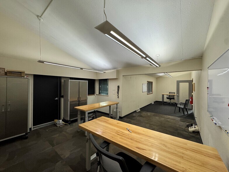 W229N2573 Duplainville Rd, Waukesha, WI à louer - Photo de l’immeuble – Image 2 sur 22