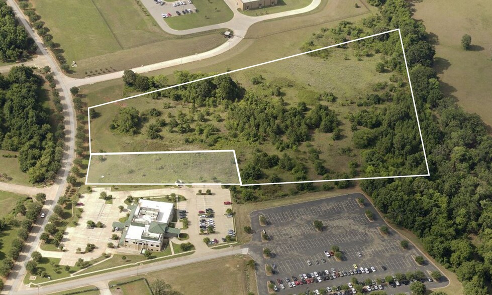 0000 Willow Creek Pky, Palestine, TX à vendre - Photo de l’immeuble – Image 1 sur 6