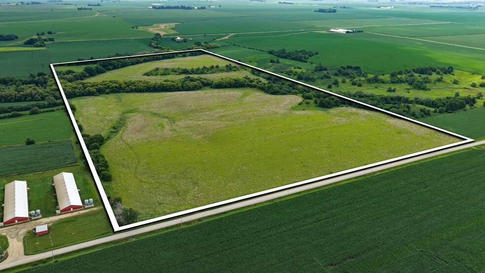 Tulip AVe ave, Geneva, IA à vendre - Photo principale – Image 1 sur 42