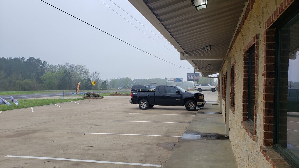 6725 E US Highway 80, Longview, TX à louer - Photo de l’immeuble – Image 2 sur 10