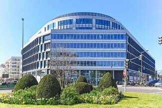 Plus de détails pour 10 Place Du General De Gaulle, Antony - Bureau à louer