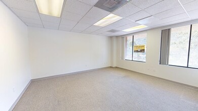 4141 Jutland Dr, San Diego, CA à louer Photo intérieure– Image 2 sur 33