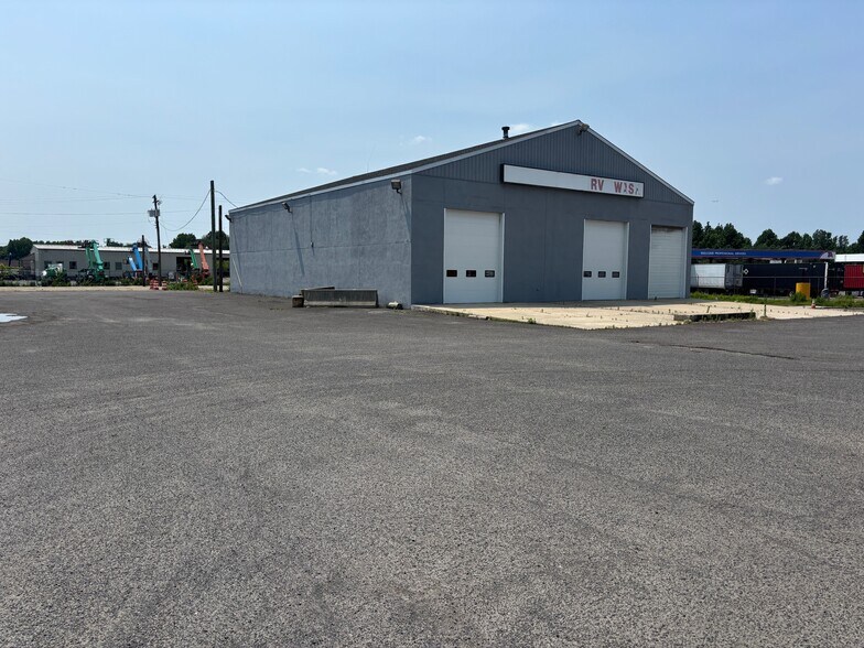 301 Borrelli Blvd, Paulsboro, NJ à louer - Photo principale – Image 2 sur 8