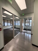 5142 Clareton Dr, Agoura Hills, CA à louer Photo intérieure– Image 2 sur 9