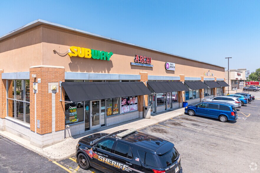 121-131 Collins St, Joliet, IL à louer - Photo principale – Image 1 sur 4