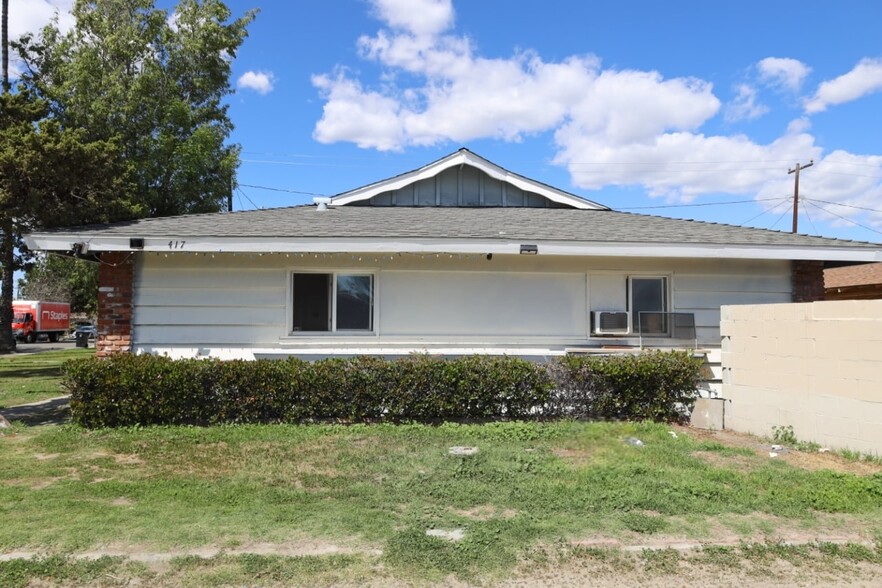 417 W Guinida Ln, Anaheim, CA à vendre - Photo de l’immeuble – Image 2 sur 11