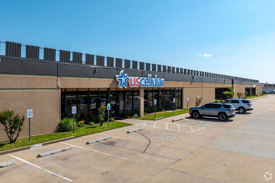 6701-6715 E 41st St, Tulsa, OK à louer - Photo de l’immeuble – Image 1 sur 4