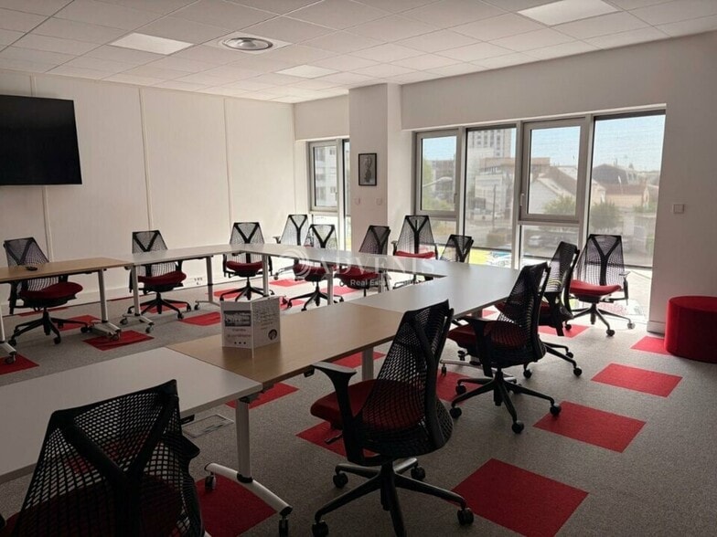 Bureau dans Tours à louer - Photo de l’immeuble – Image 3 sur 10