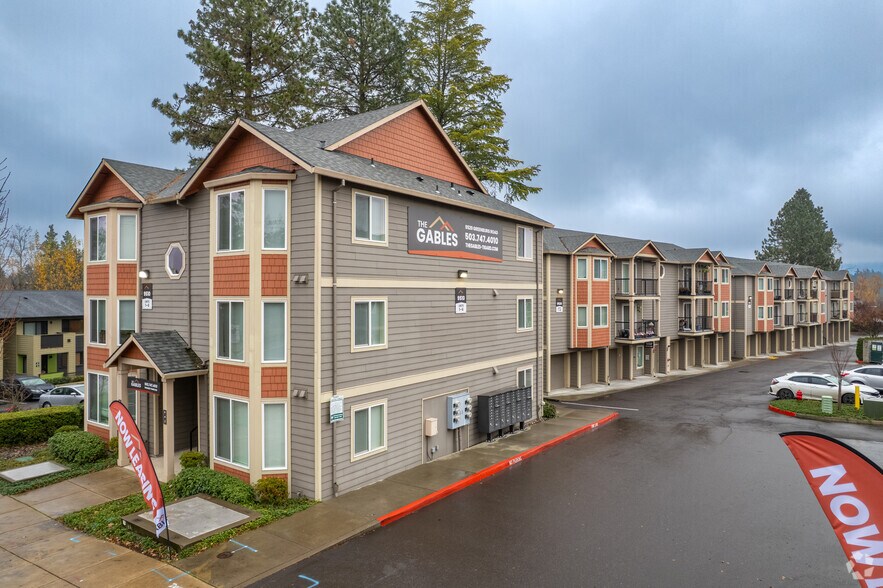 9520 SW Greenburg Rd, Tigard, OR à vendre - Photo principale – Image 1 sur 19