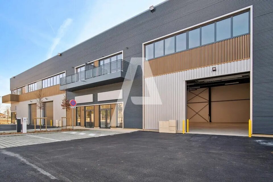 Local d’activités dans Chalifert à louer Photo de l’immeuble– Image 1 sur 6