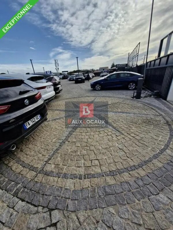 Local d’activités dans La Fare-les-Oliviers à louer Photo principale– Image 1 sur 8