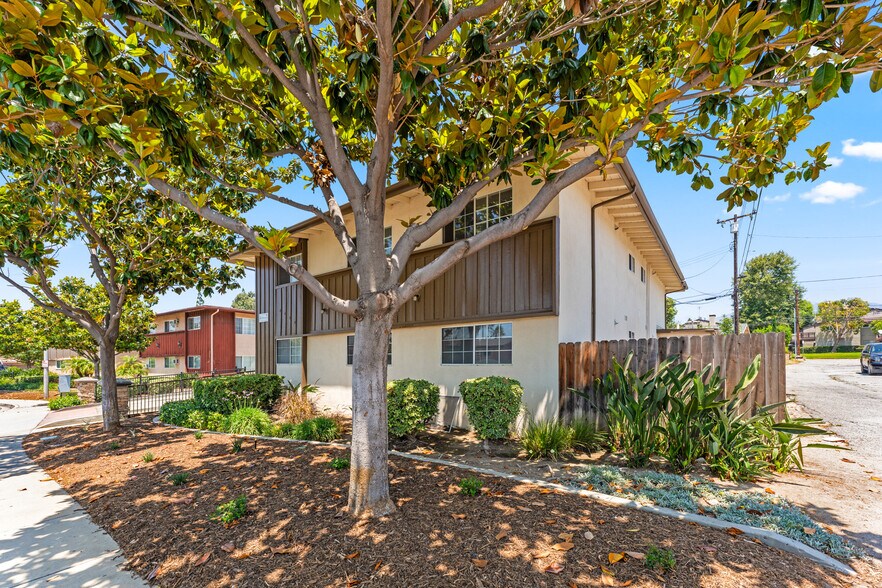 4484 La Deney St, Montclair, CA à vendre - Photo de l’immeuble – Image 3 sur 9