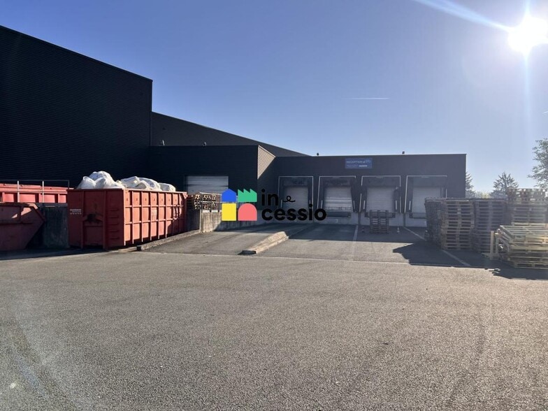 Industriel/Logistique dans Neuville-sur-Sarthe à louer - Photo de l’immeuble – Image 3 sur 30