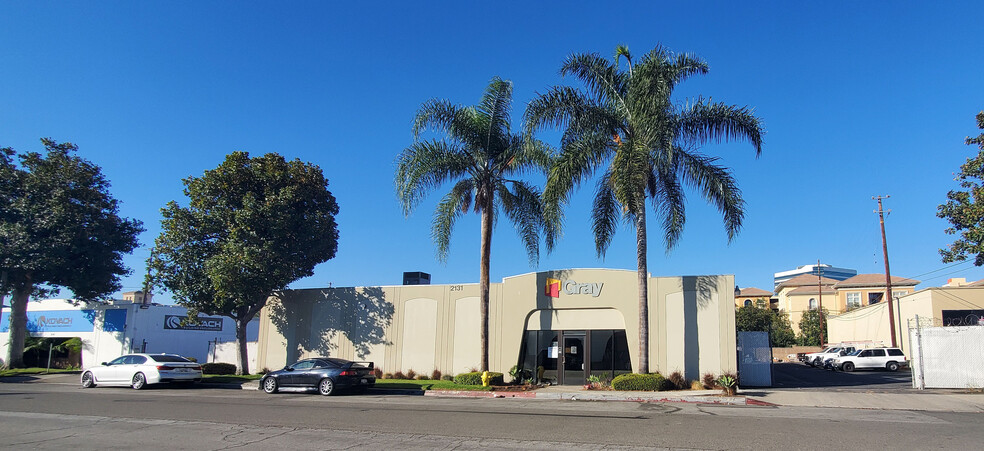 2131 S DuPont Dr, Anaheim, CA à louer - Photo principale – Image 1 sur 5