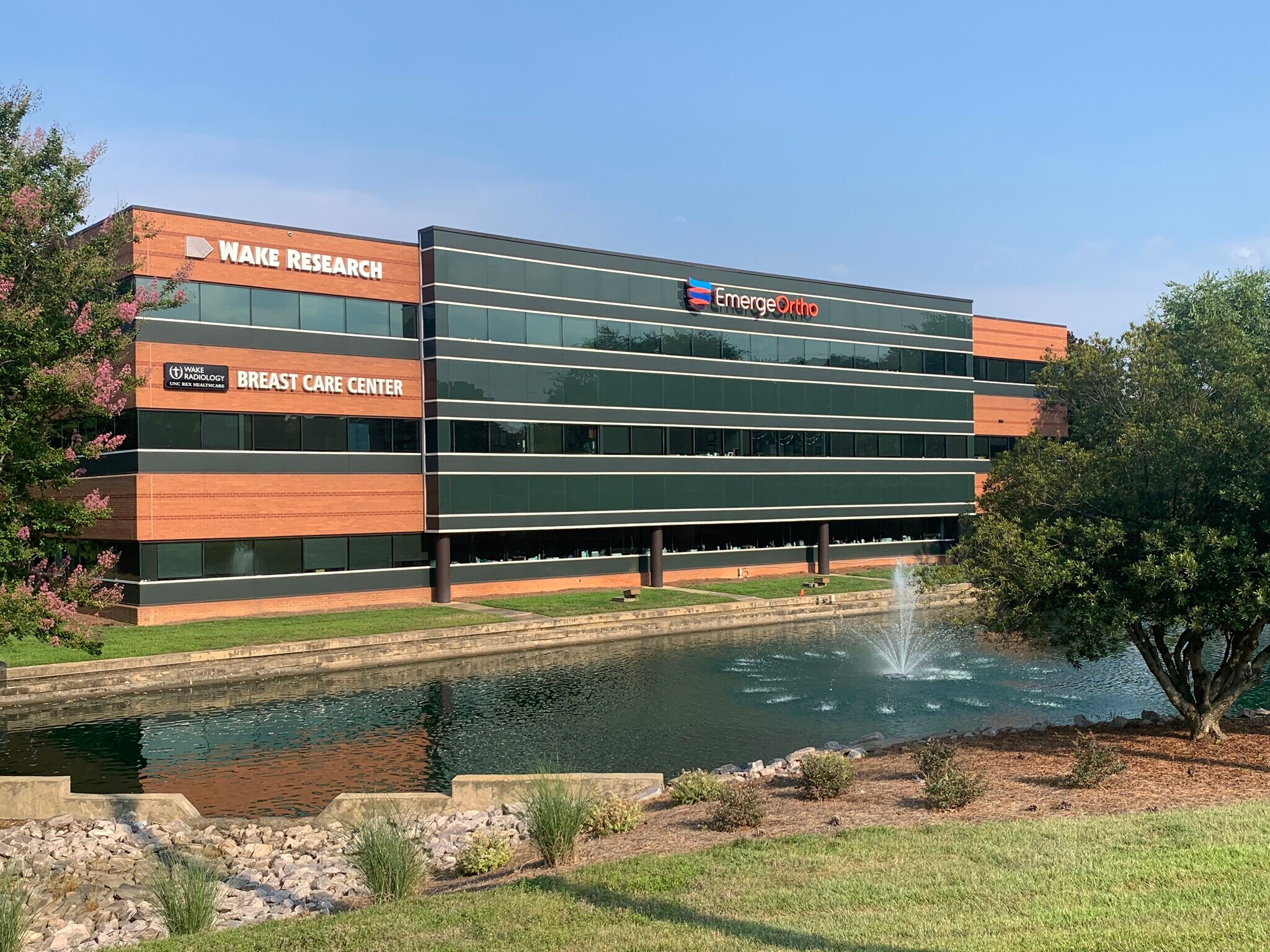 3100 Duraleigh Rd, Raleigh, NC à louer Photo de l’immeuble– Image 1 sur 22