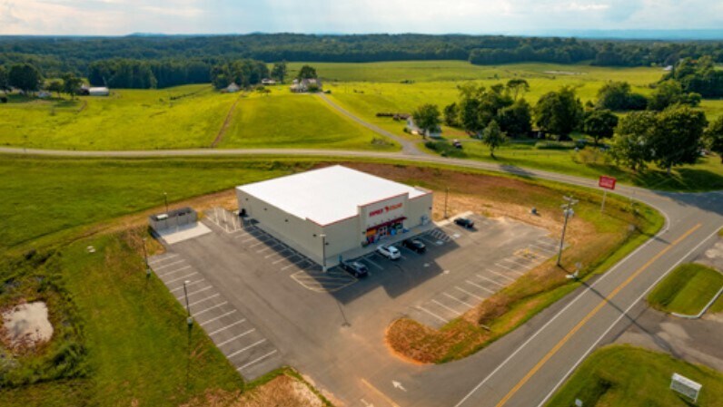 5000 NC 704 Hwy E, Sandy Ridge, NC à vendre - Photo de l’immeuble – Image 3 sur 4