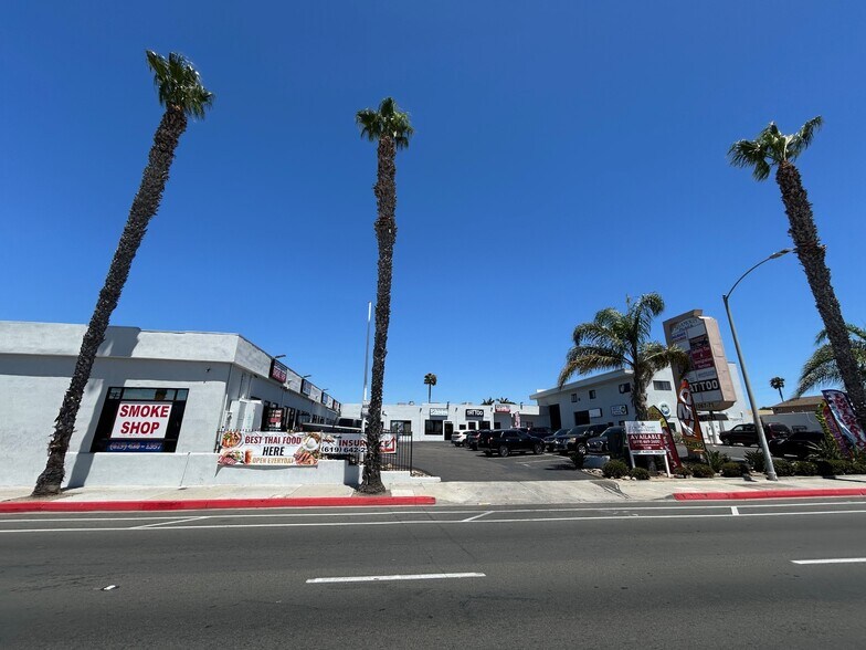 1067-1071 Broadway, Chula Vista, CA à louer - Photo de l’immeuble – Image 2 sur 8