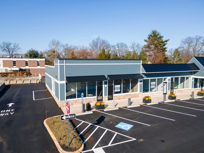 853-881 W Butler Pike, Ambler, PA à louer - Photo de l’immeuble – Image 3 sur 12