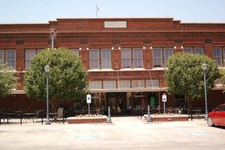 Plus de détails pour 115 S Main St, Cleburne, TX - Bureau/Local commercial à louer