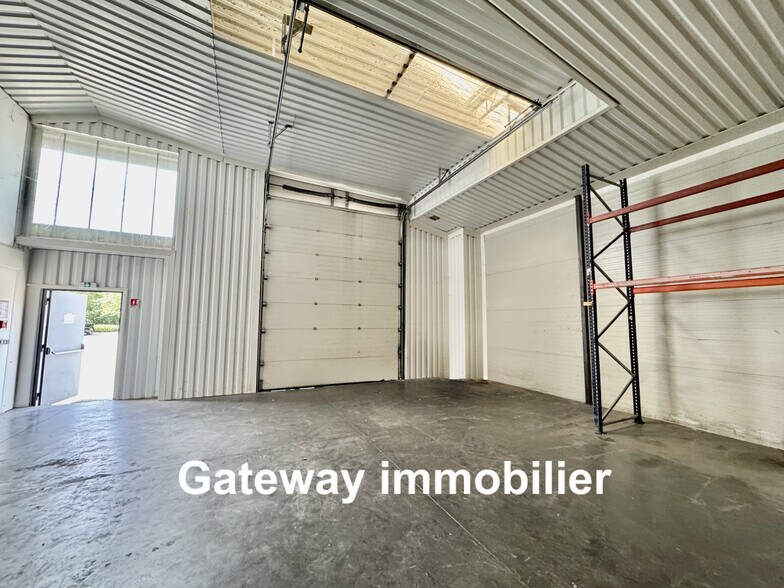 Industriel/Logistique dans Riom à vendre - Photo intérieure – Image 2 sur 9